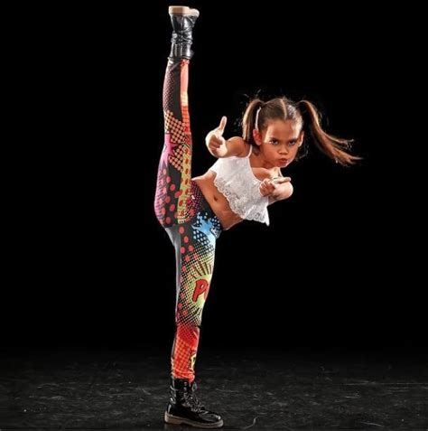 ariana greenblatt twerk